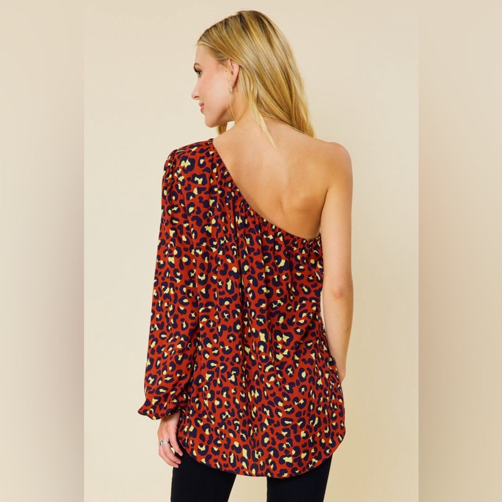 One-Shoulder Rust Leopard Print Top - Picture 4 of 7